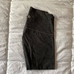 NWT lululemon Heathered Grey Wunder Under 25”
